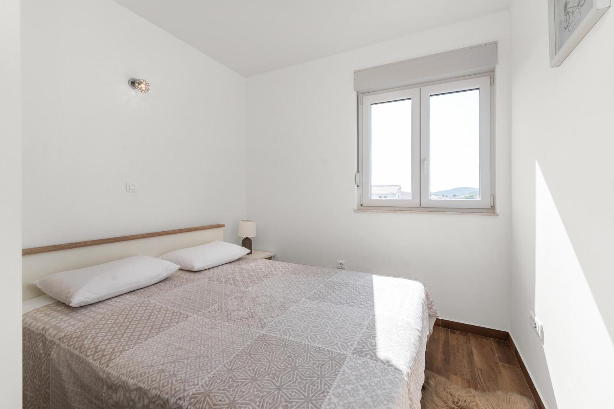 Apartments Boomerang Rogoznica  Rum bild