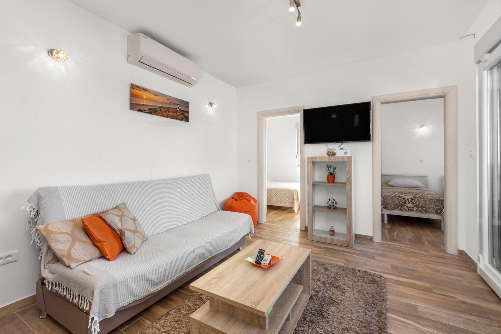 Apartments Boomerang Rogoznica  Rum bild