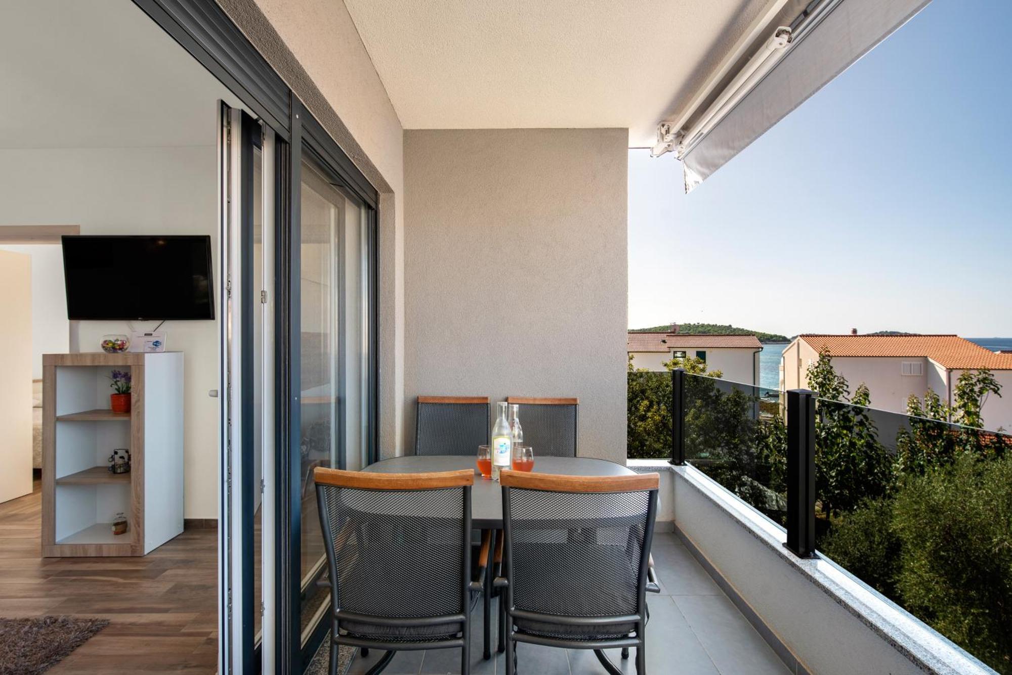 Apartments Boomerang Rogoznica  Rum bild