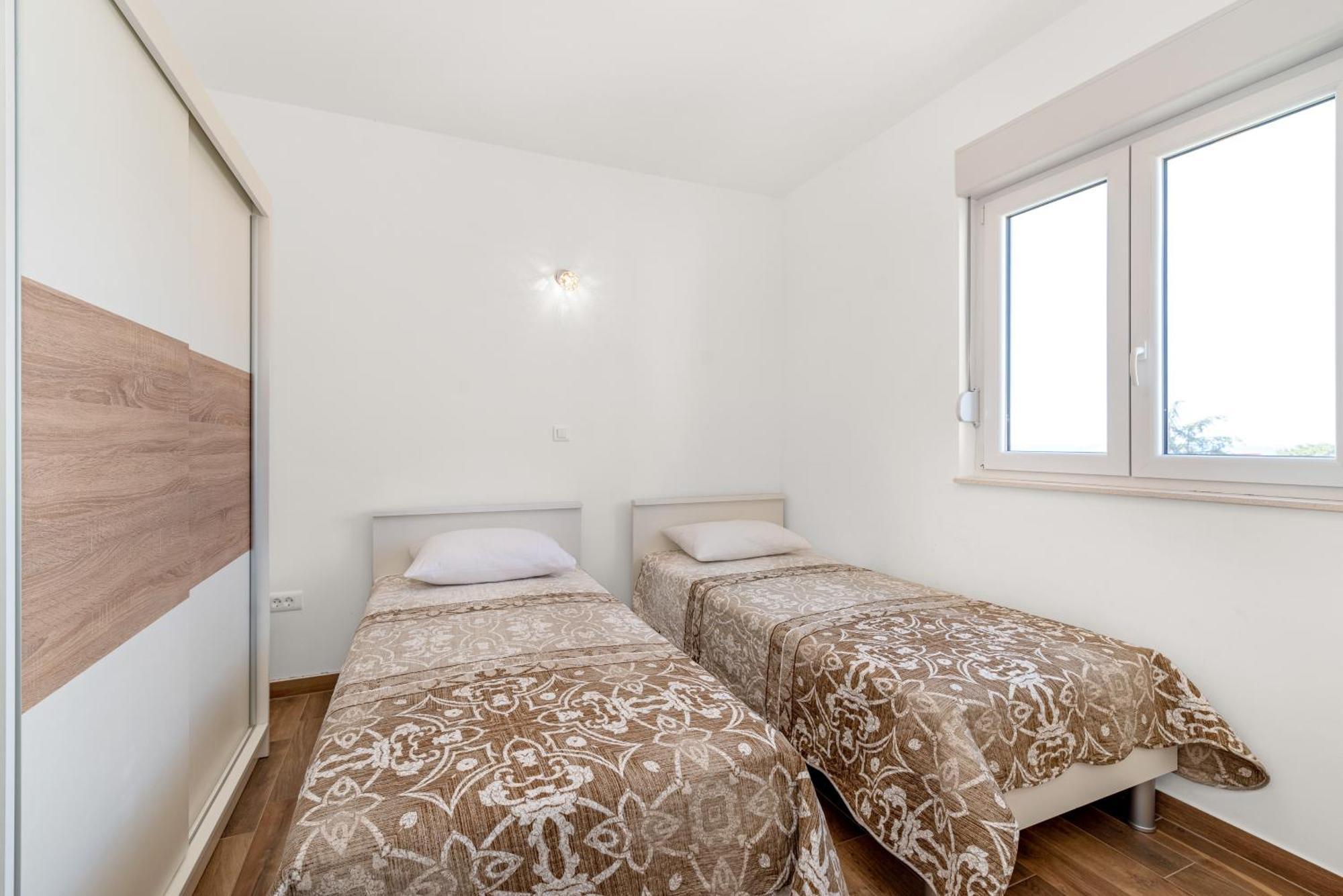 Apartments Boomerang Rogoznica  Rum bild